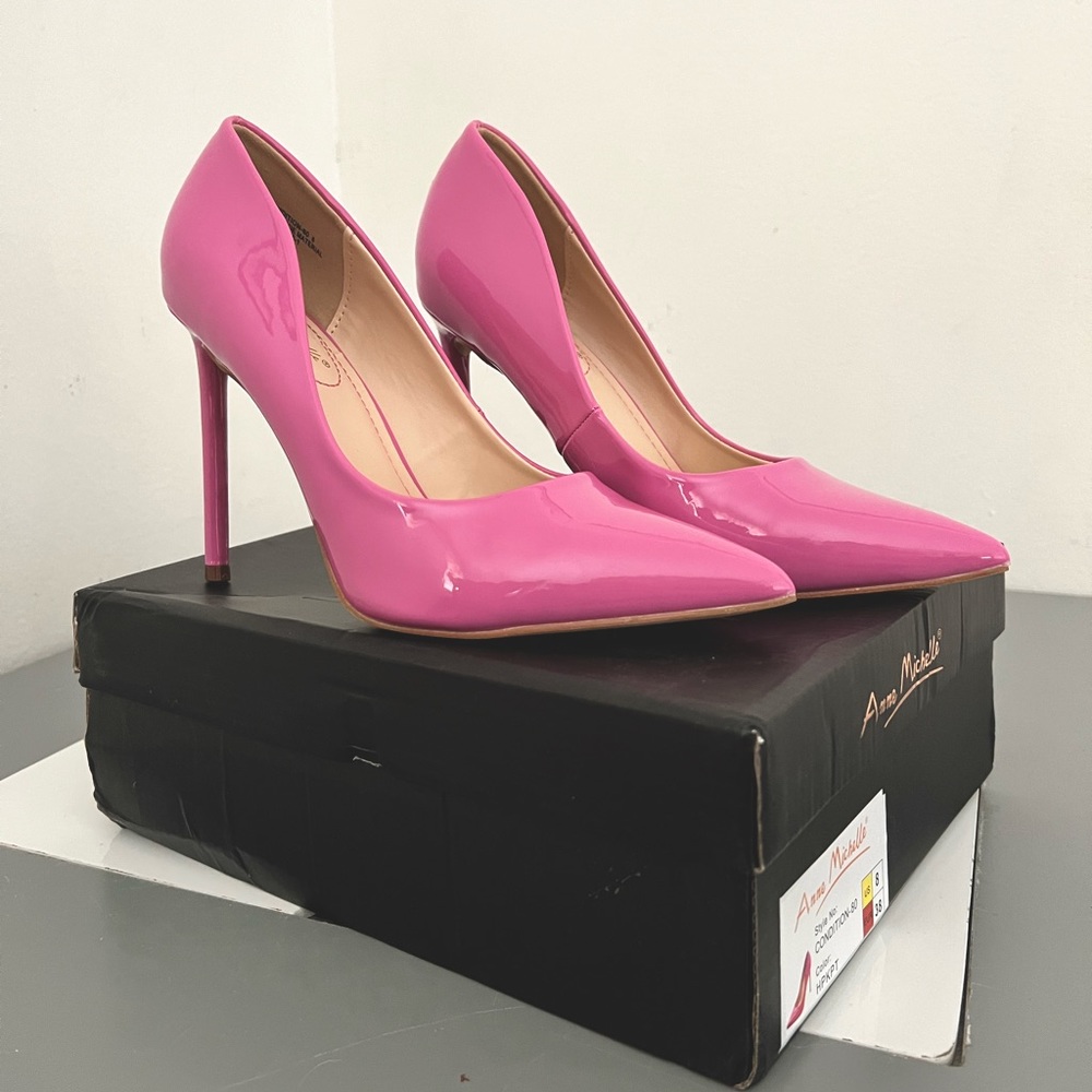 Pink pumps